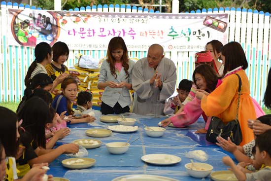 “이제 외롭지 않아요” 다문화 한부모(모자)가족 따뜻한 한가위 맞이